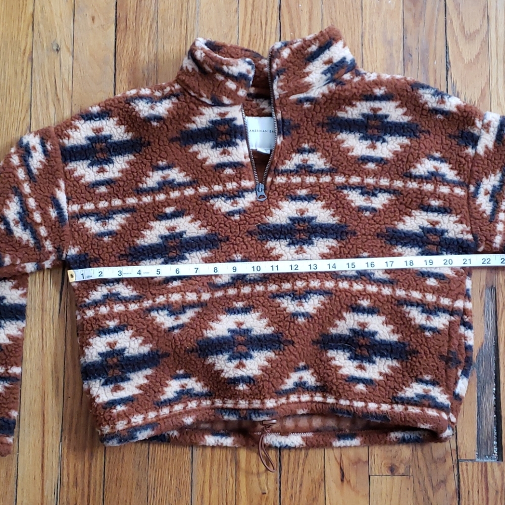 AE Cropped half zip